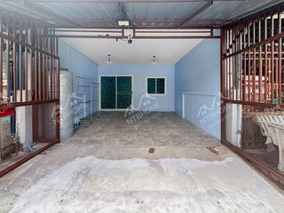 Reihenhaus zum Kauf mit 2 Zimmer in Sai Noi, Nonthaburi