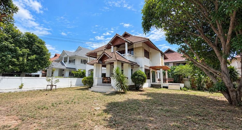 出租 和 出售 4 卧室 独立屋 在 Bang Lamung, Chon Buri