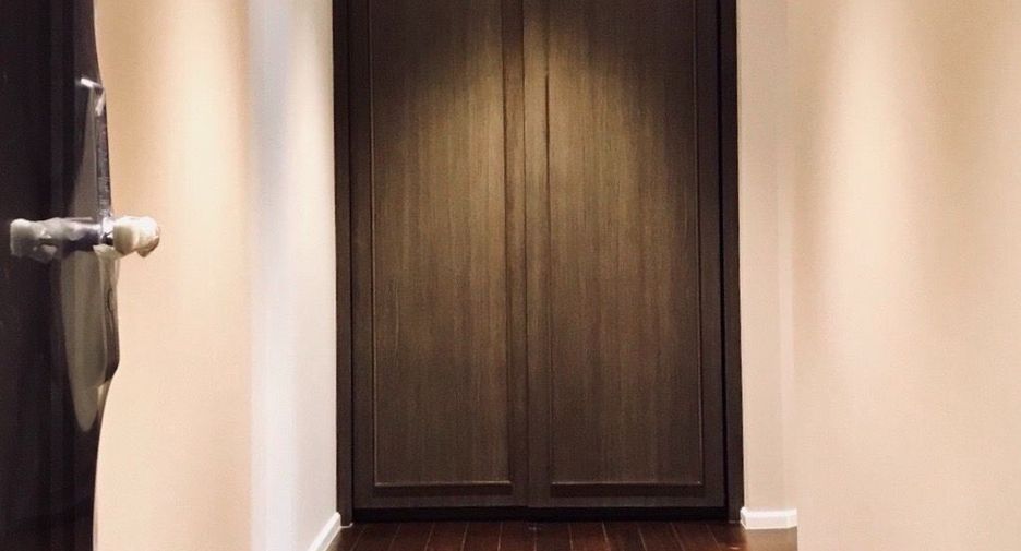For sale 2 ベッドルーム condo in Khlong Toei, Bangkok