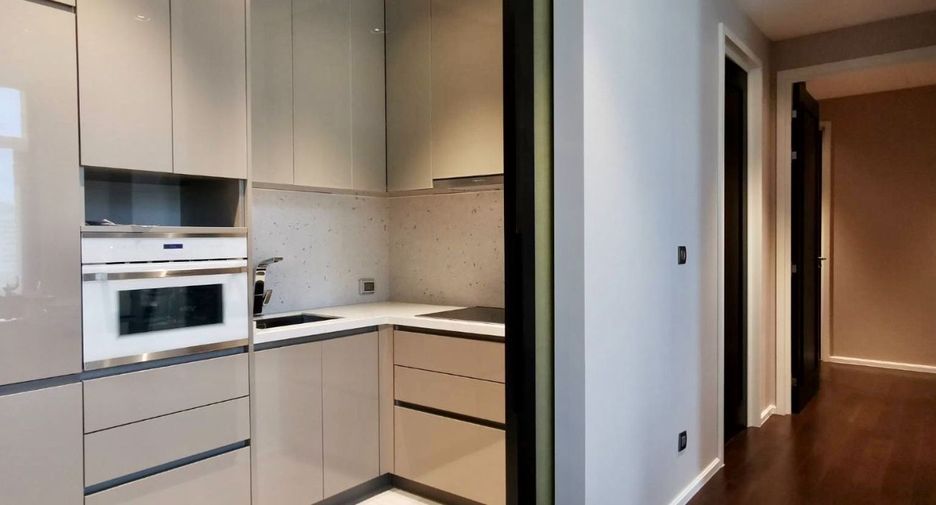 For sale 2 ベッドルーム condo in Khlong Toei, Bangkok