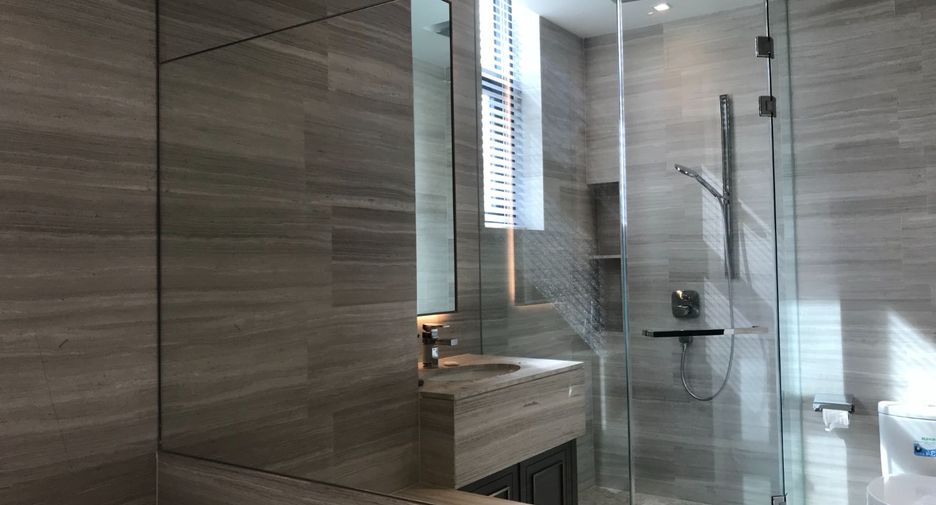 For sale 2 ベッドルーム condo in Khlong Toei, Bangkok