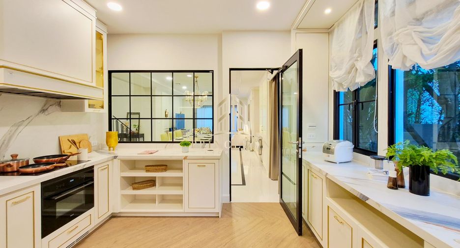 Casa en venta de 4 habitaciones en Saphan Sung, Bangkok