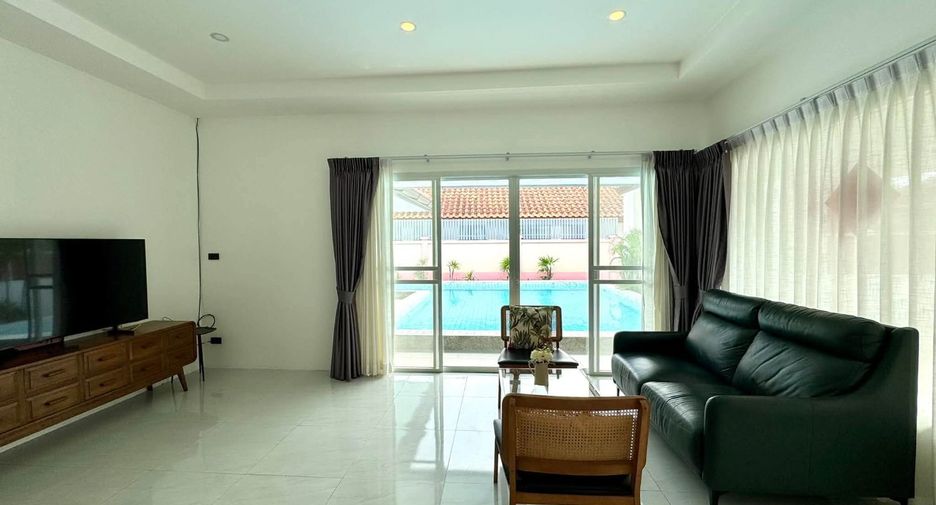 À louer 4 chambres maison à Huay Yai, Pattaya