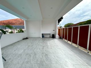 Casa en alquiler de 4 habitaciones en Huay Yai, Pattaya