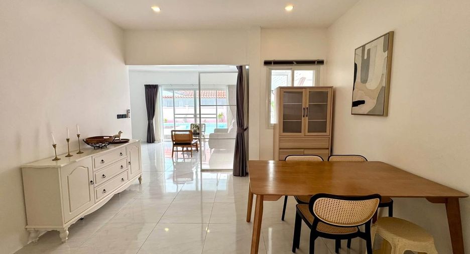 À louer 4 chambres maison à Huay Yai, Pattaya