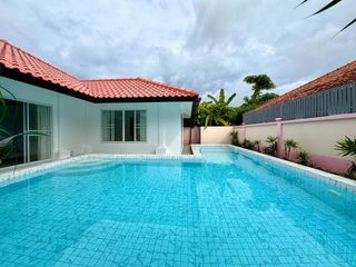 Casa en alquiler de 4 habitaciones en Huay Yai, Pattaya