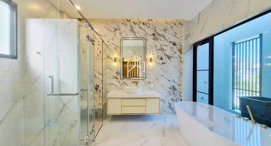 Casa en venta de 4 habitaciones en Saphan Sung, Bangkok