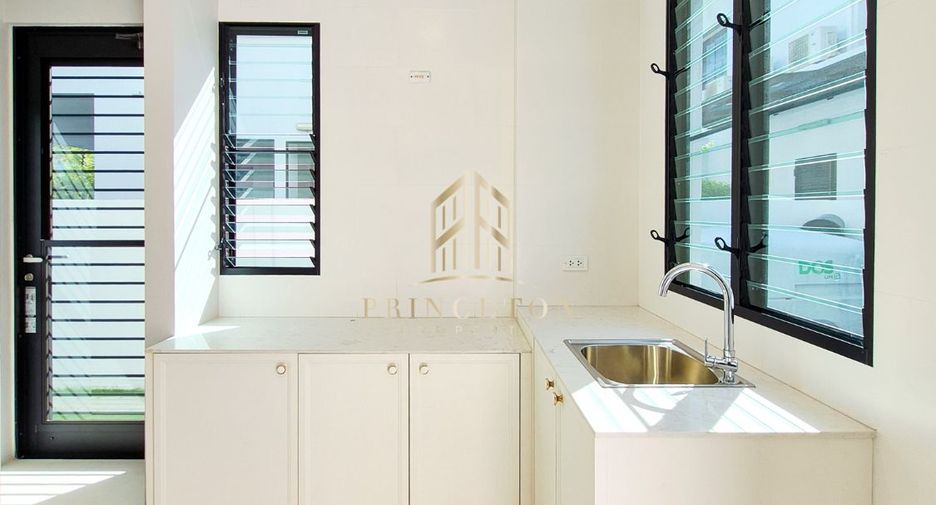 Casa en venta de 4 habitaciones en Saphan Sung, Bangkok