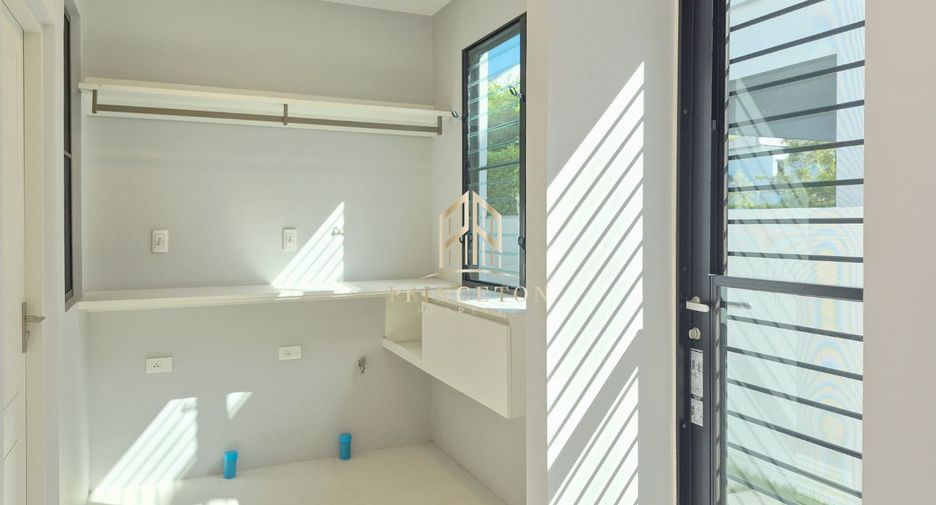 Casa en venta de 4 habitaciones en Saphan Sung, Bangkok
