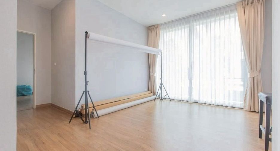 Аренда и продажа 4 спальни дом в Лат Пхрао, Бангкок
