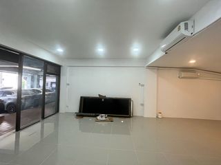 Gewerbefläche zur Miete mit 1 Zimmer in Mueang Chiang Mai, Chiang Mai