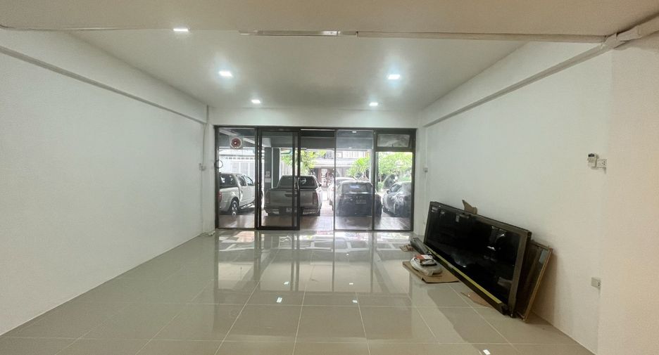 Gewerbefläche zur Miete mit 1 Zimmer in Mueang Chiang Mai, Chiang Mai