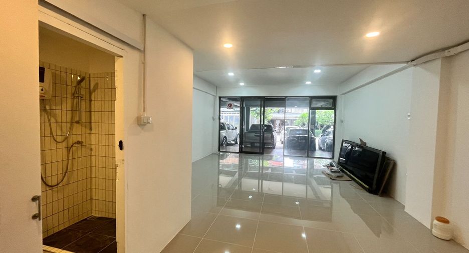 Gewerbefläche zur Miete mit 1 Zimmer in Mueang Chiang Mai, Chiang Mai