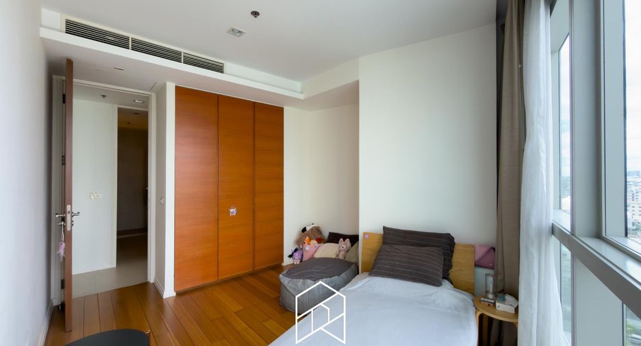 For sale 2 bedrooms condo in Sathon, Bangkok