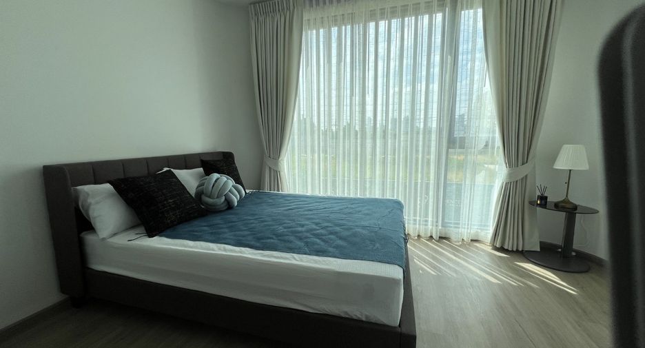 Casa adosada en alquiler y en venta de 4 habitaciones en Huai Khwang, Bangkok