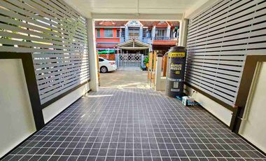 Reihenhaus zum Kauf mit 2 Zimmer in Lat Krabang, Bangkok