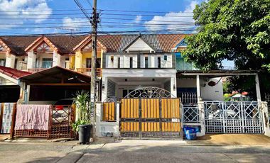 Reihenhaus zum Kauf mit 2 Zimmer in Lat Krabang, Bangkok