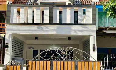 Reihenhaus zum Kauf mit 2 Zimmer in Lat Krabang, Bangkok