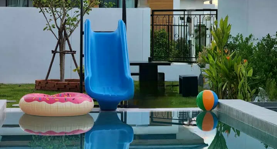 Villa zum Kauf mit 4 Zimmer in Mueang Chiang Mai, Chiang Mai