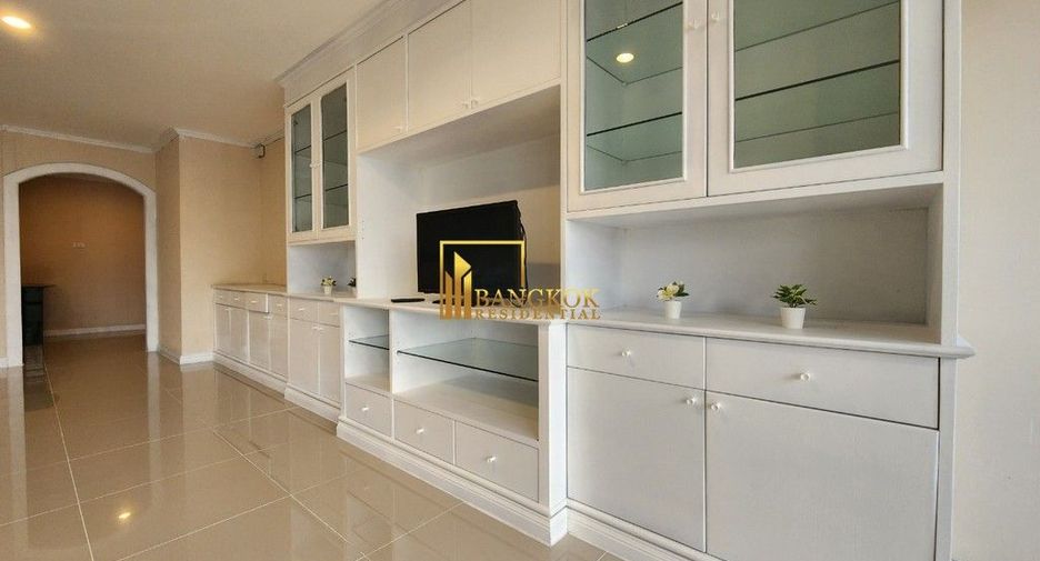 For rent 2 ベッドルーム condo in Watthana, Bangkok