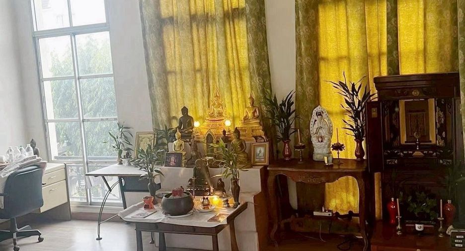 For rent 4 ベッドルーム house in Bang Kho Laem, Bangkok