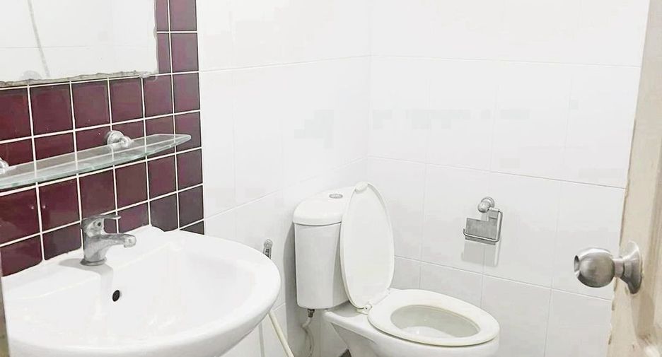 For rent 4 ベッドルーム house in Bang Kho Laem, Bangkok
