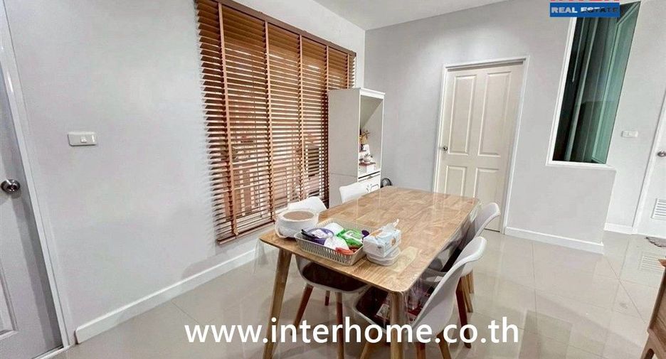 Casa en venta de 4 habitaciones en Mueang Samut Sakhon, Samut Sakhon