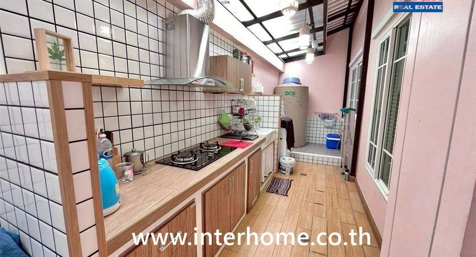 Casa en venta de 4 habitaciones en Mueang Samut Sakhon, Samut Sakhon