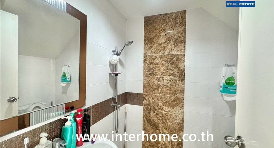 Casa en venta de 4 habitaciones en Mueang Samut Sakhon, Samut Sakhon