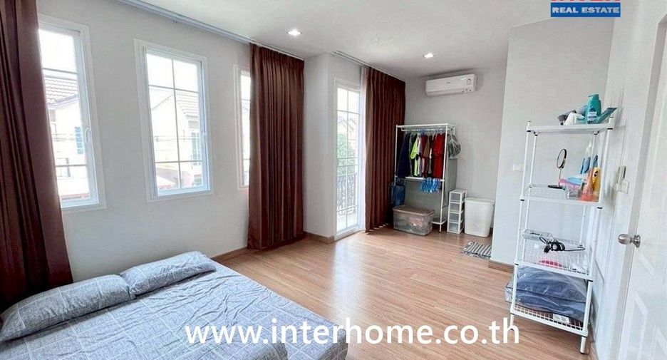 Casa en venta de 4 habitaciones en Mueang Samut Sakhon, Samut Sakhon