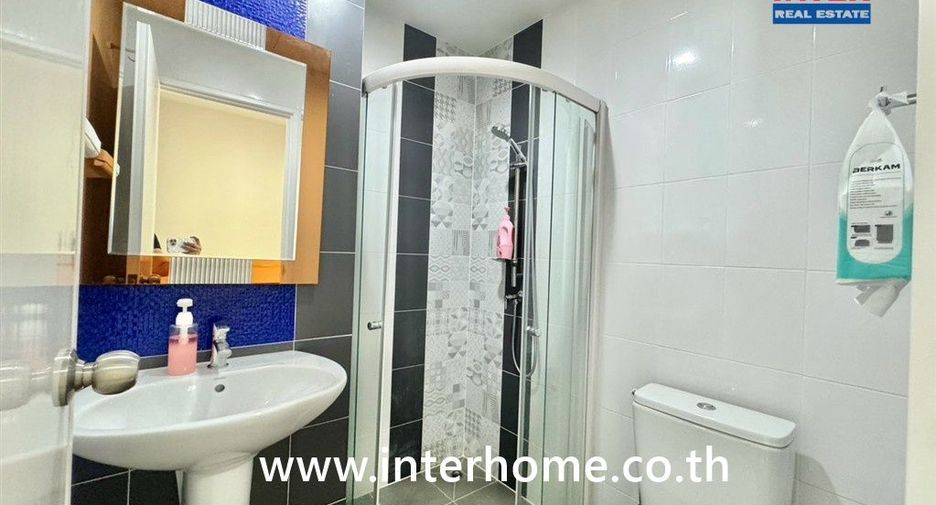 Casa en venta de 4 habitaciones en Mueang Samut Sakhon, Samut Sakhon