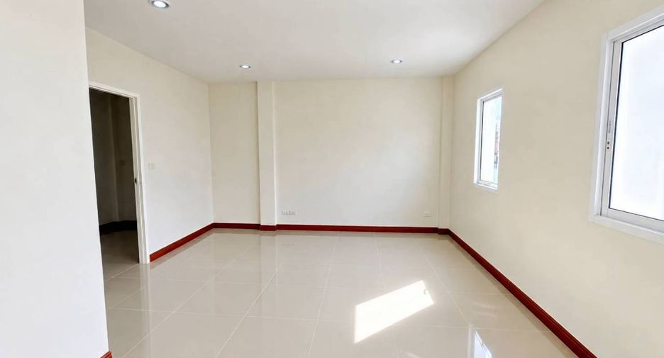 For sale 2 bedrooms townhouse in Mueang Phuket, Phuket
