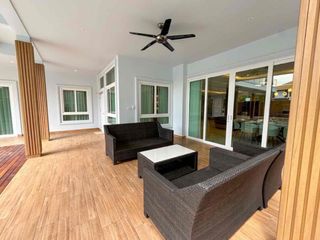 Villa zur Miete mit 7 Zimmer in Bang Lamung, Chonburi