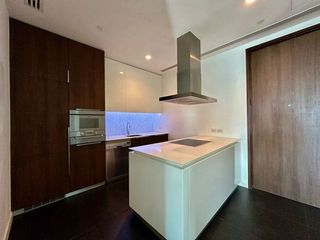 Condo en alquiler de 2 habitaciones en Pathum Wan, Bangkok