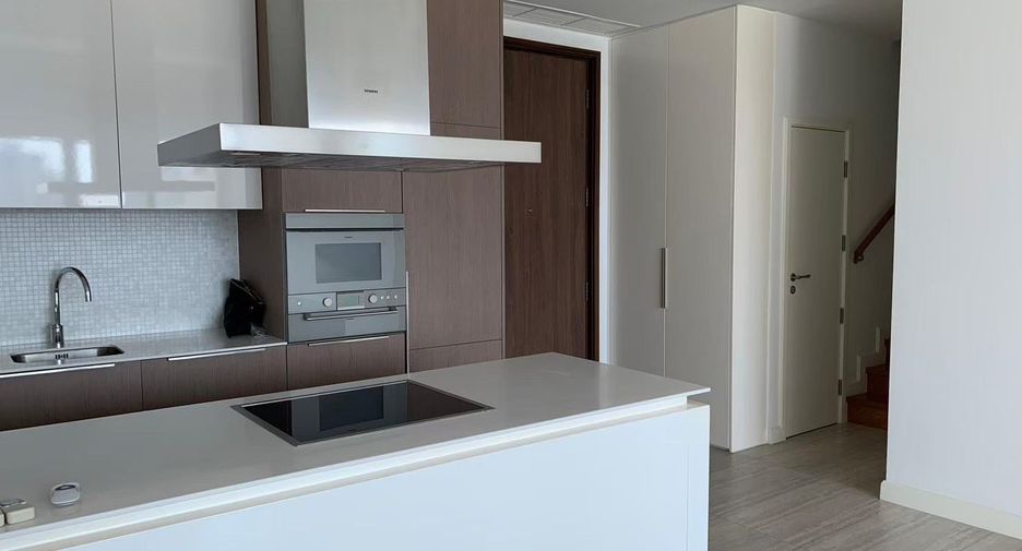 Condo en alquiler de 2 habitaciones en Pathum Wan, Bangkok