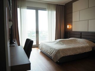 Condo en alquiler de 2 habitaciones en Pathum Wan, Bangkok