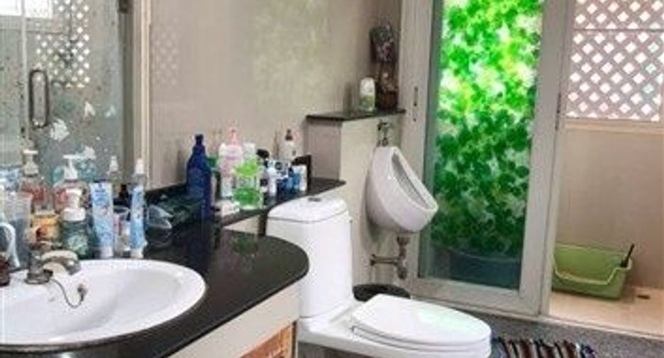 Haus zum Kauf mit 4 Zimmer in Bang Kruai, Nonthaburi