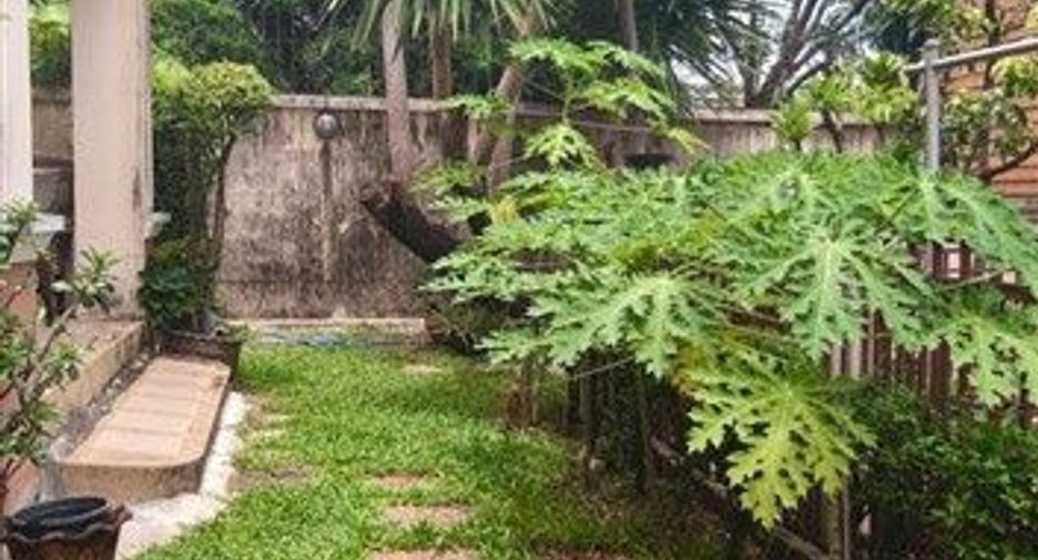 Haus zum Kauf mit 4 Zimmer in Bang Kruai, Nonthaburi
