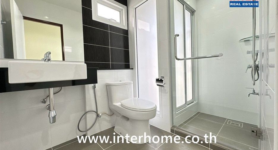 For sale 4 bedrooms house in Bang Khae, Bangkok