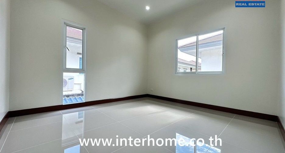 For sale 4 bedrooms house in Bang Khae, Bangkok