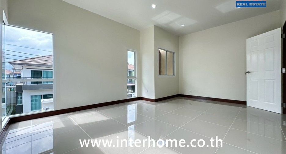 For sale 4 bedrooms house in Bang Khae, Bangkok