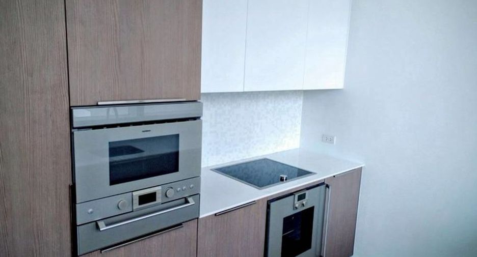 For rent 2 bedrooms condo in Pathum Wan, Bangkok