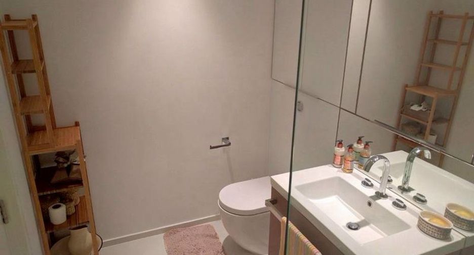 For rent 2 bedrooms condo in Pathum Wan, Bangkok