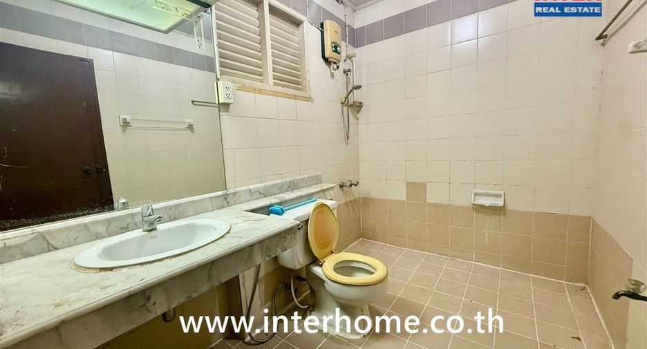 For sale 2 bedrooms townhouse in Lam Luk Ka, Pathum Thani