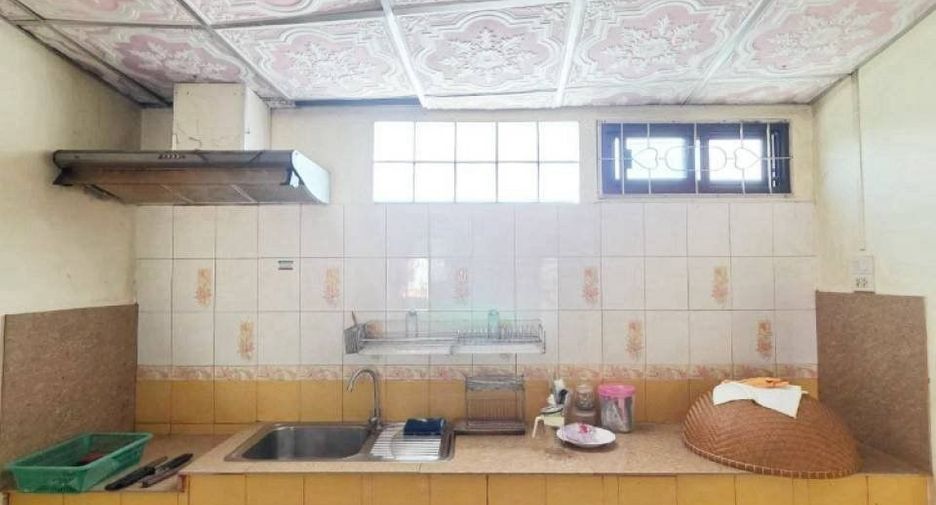 À vendre 2 chambres maison de ville à Mueang Nakhon Si Thammarat, Nakhon Si Thammarat