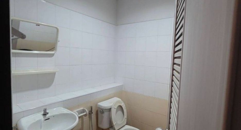 À vendre 2 chambres maison de ville à Mueang Nakhon Si Thammarat, Nakhon Si Thammarat