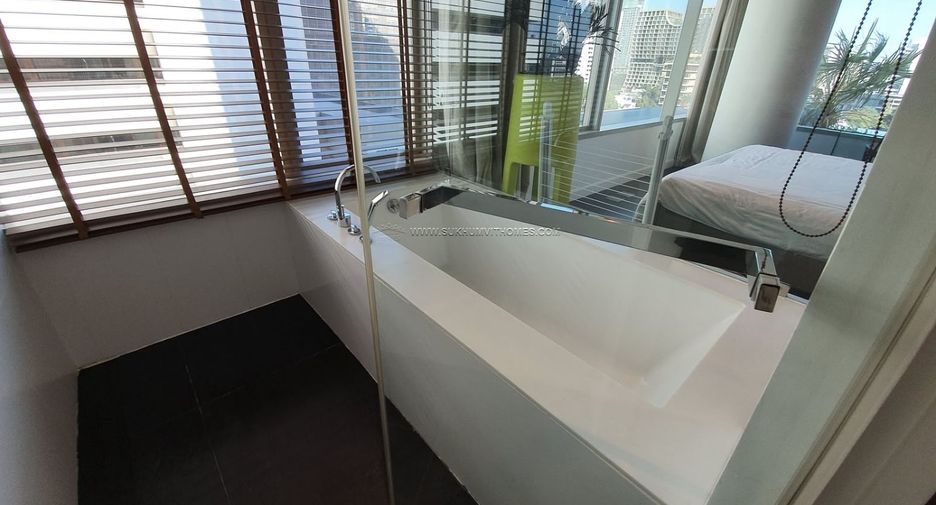 Condo en alquiler de 2 habitaciones en Pathum Wan, Bangkok