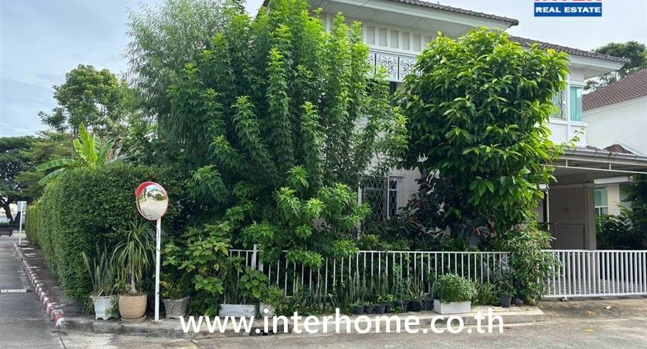 For sale 3 bedrooms house in Saraphi, Chiang Mai