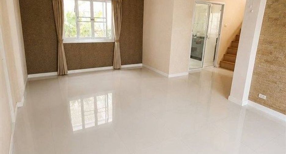 For sale 3 bedrooms house in Saraphi, Chiang Mai