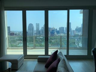 Condo en alquiler de 3 habitaciones en Pathum Wan, Bangkok
